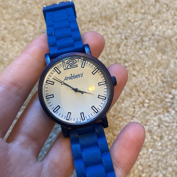 Watch - Picture 2 of 3